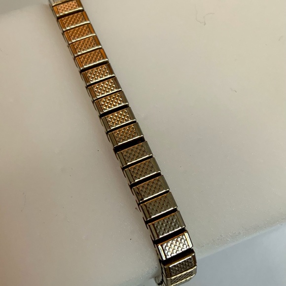 Vintage Westclox 17 Jewels Ladies Textured Gold Tone Wristwatch - Picture 15 of 15